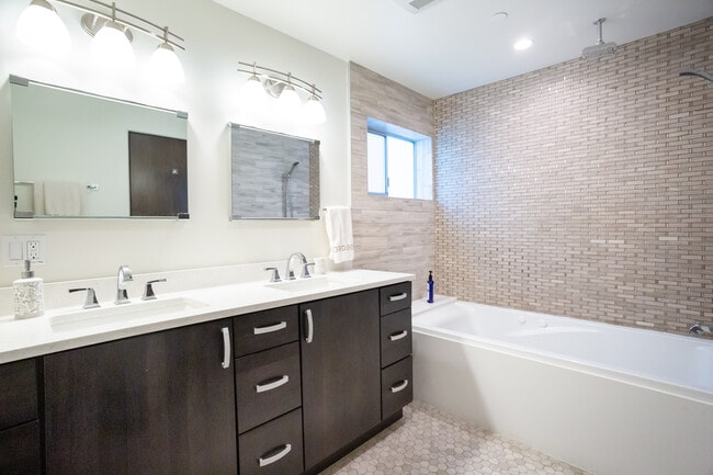 Building Photo - 6985 Trolleyway