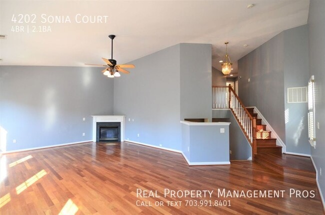Building Photo - 4202 Sonia Ct