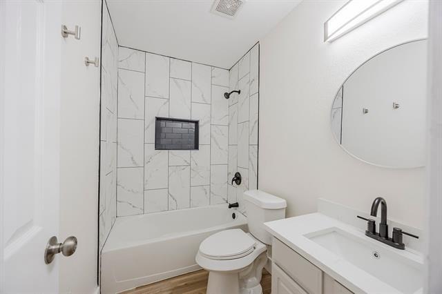 Building Photo - 907 Yellowstone Dr