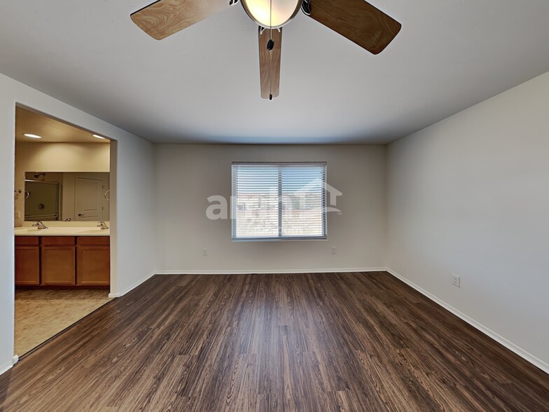Building Photo - 683 N Nestled Hummingbird Ln E
