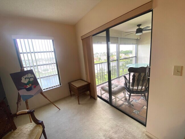Building Photo - 7260 Kinghurst Dr