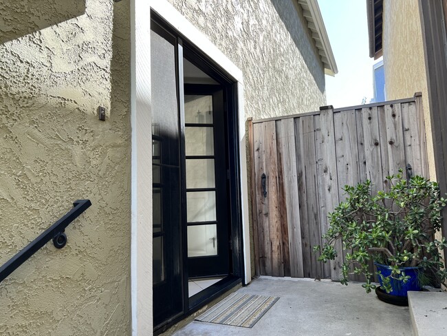 Building Photo - 1624 Havemeyer Ln