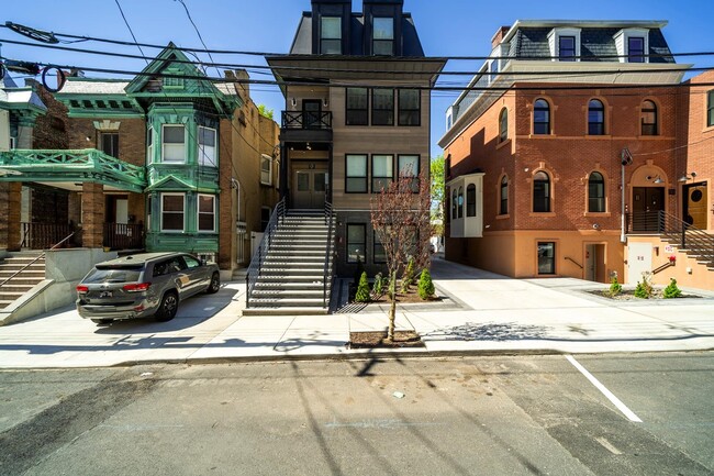 Building Photo - 131 Clifton Pl