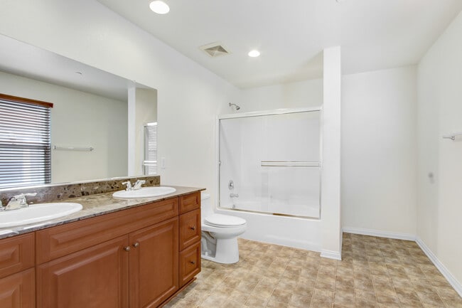 Building Photo - 5428 Novara Ave