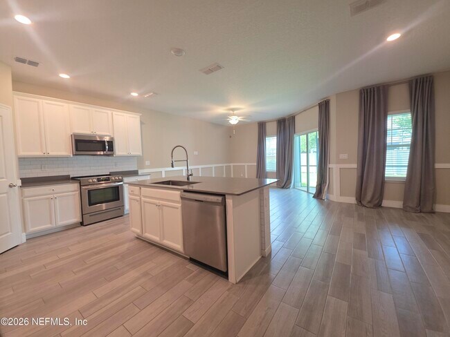 Building Photo - 12784 Josslyn Ln