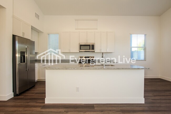 Building Photo - 9117 N 181st Ave