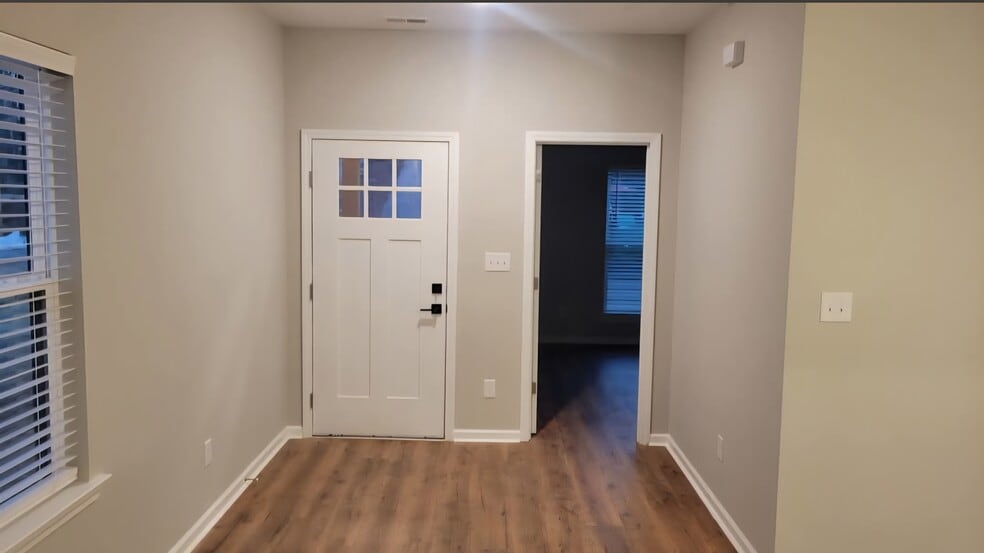 front door entrance - 116 Wilson St