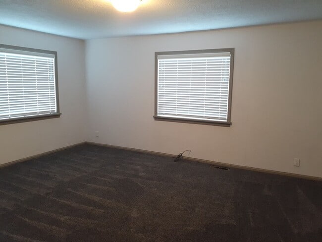 Building Photo - Super Cute 3 bed 1 bath country home