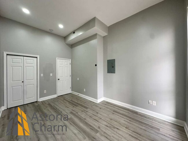 Building Photo - 1918 N Charles St