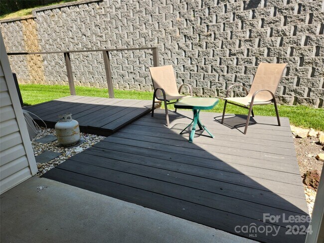 Building Photo - 2434 Ryerson Ct