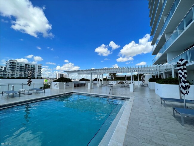 Building Photo - 1 br, 1 bath Condo - 4250 Biscayne Blvd 2783