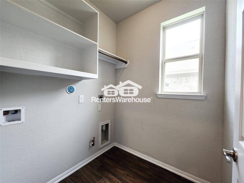 Building Photo - 14711 Sycamore Side Wy