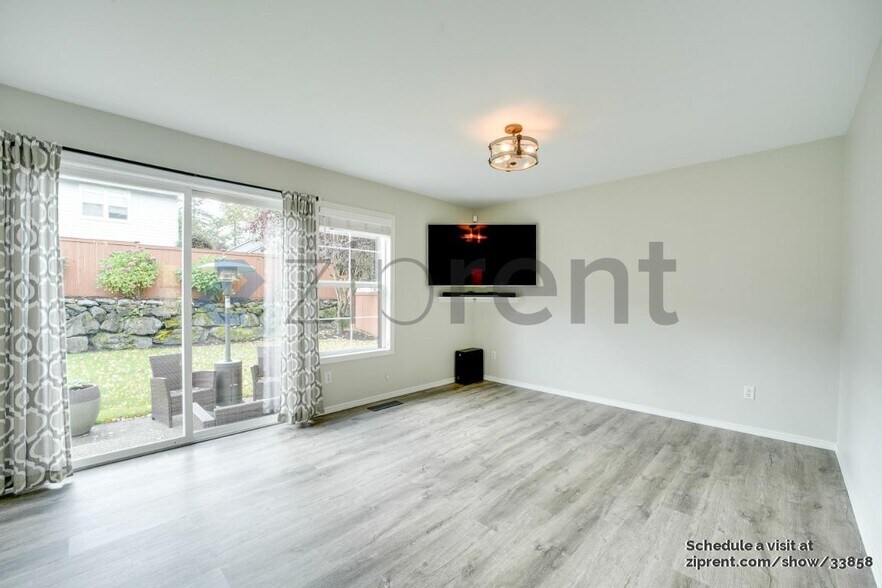 Building Photo - Unit