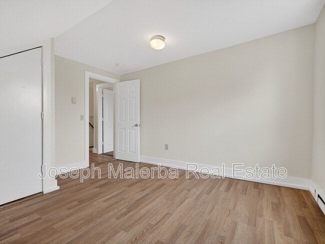 Building Photo - 483 Boswell Ave