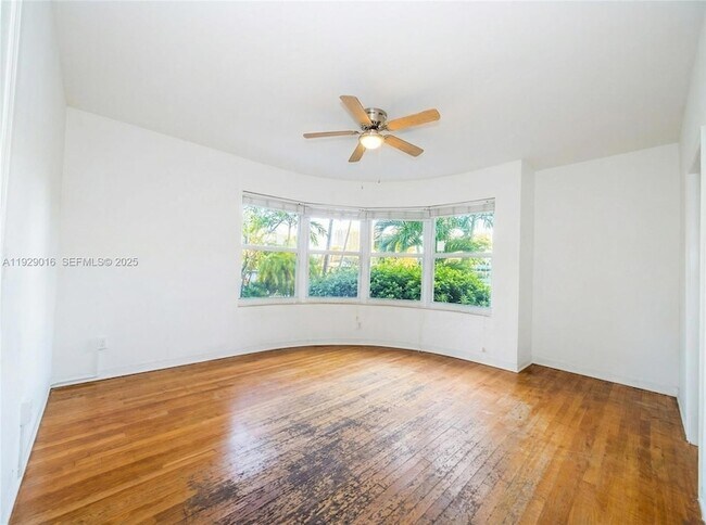 Building Photo - 315 W 28th St