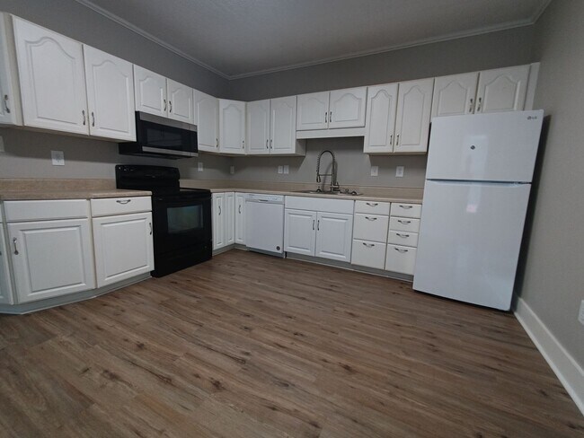 Primary Photo - 3704 Fairview St SW