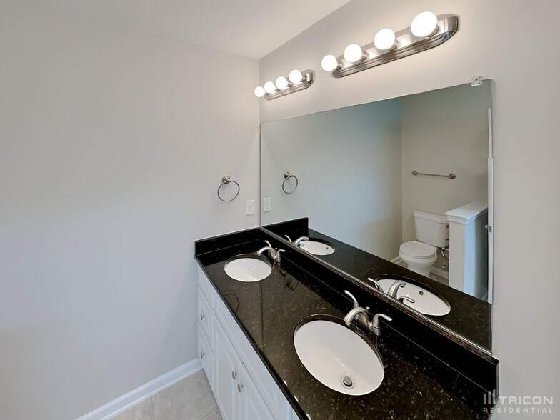 Building Photo - 5205 Winterale Ct
