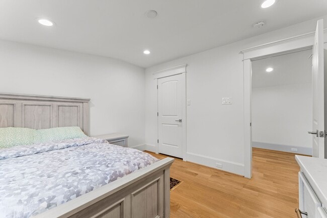 Building Photo - 426 Marshall St