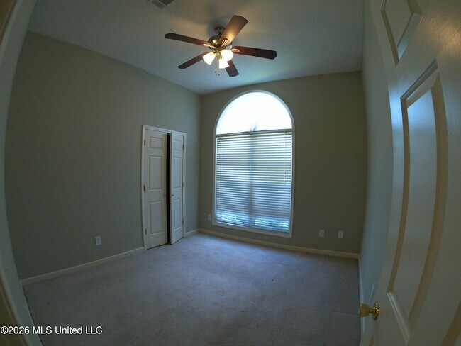 Building Photo - 124 Hunters Row