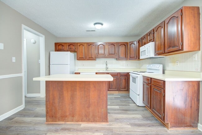 Building Photo - Nice Rental in Central Decatur!