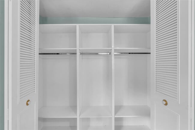 Building Photo - 4541 NE 6th Terrace