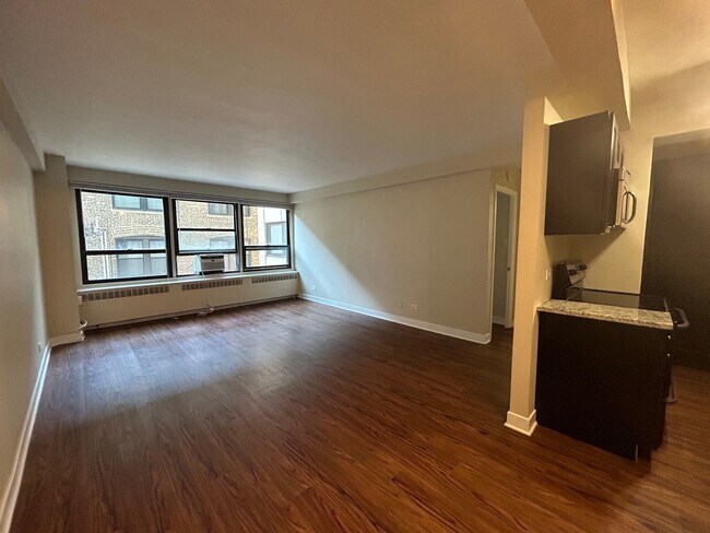 Building Photo - 4180 N Marine Dr