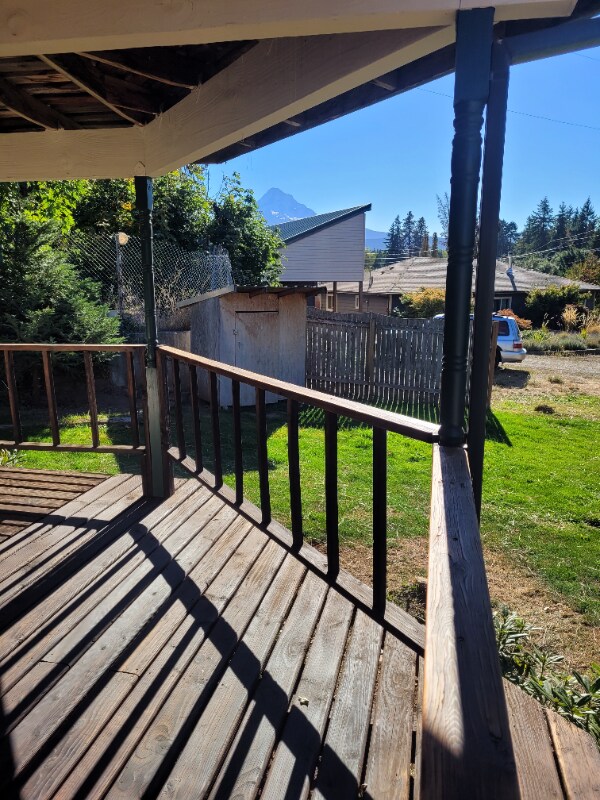 Building Photo - 6565 Cooper Spur Rd