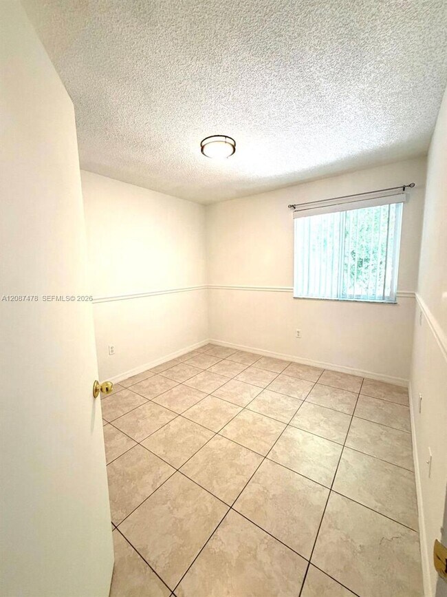 Building Photo - 17969 SW 140th Ct