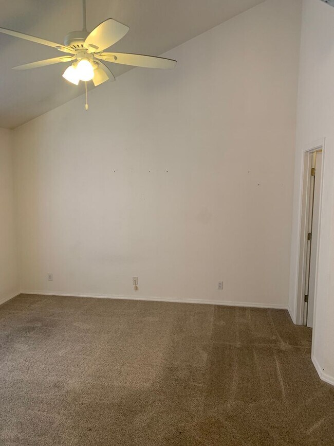 Building Photo - 4986 W Hillcrest View Ct