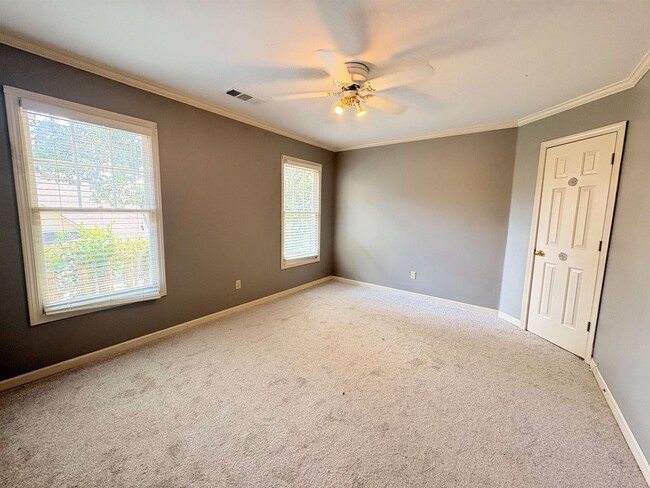 Building Photo - 1850 Wood Oak Dr