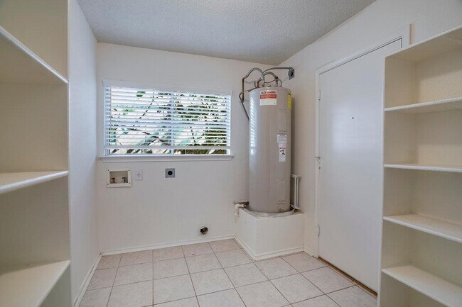 Building Photo - 2602 Stapleford Dr