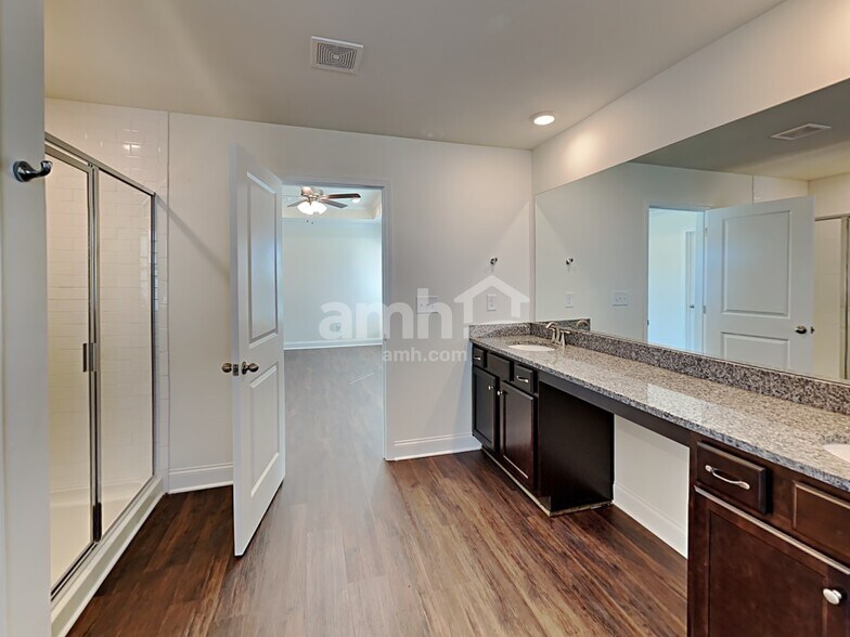 Building Photo - 869 Headland Wy