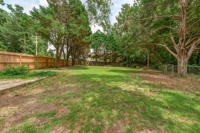 Building Photo - 302 Antler Dr