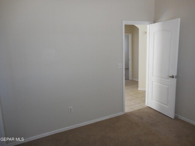 Building Photo - 14741 Calhoun Dr