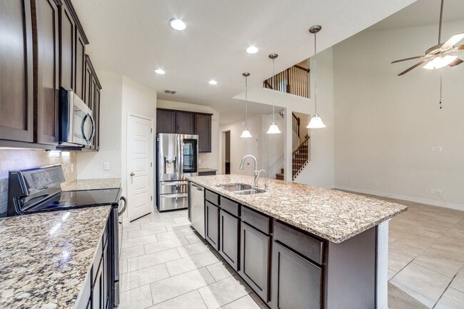 Building Photo - 2999 sq ft 4 Bedroom 3.5 Bathroom 2 Story ...