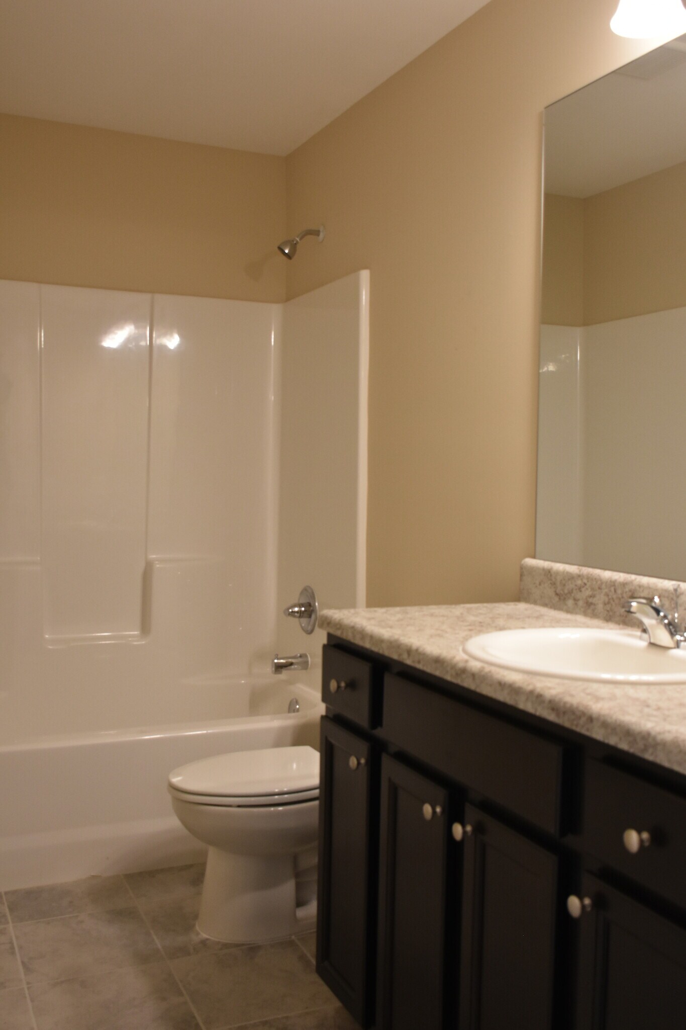 Full bathroom - 545 Tuscan Cove