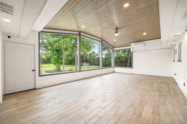 Building Photo - 9762 Tappenbeck Dr