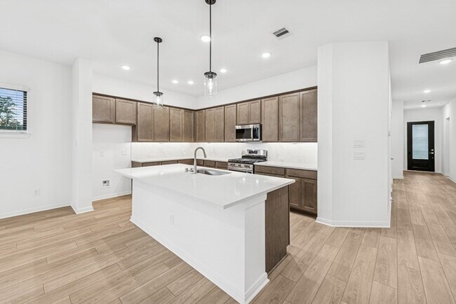 Building Photo - 326 Prairie Warbler St