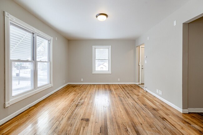 Building Photo - 6905 N 33rd St