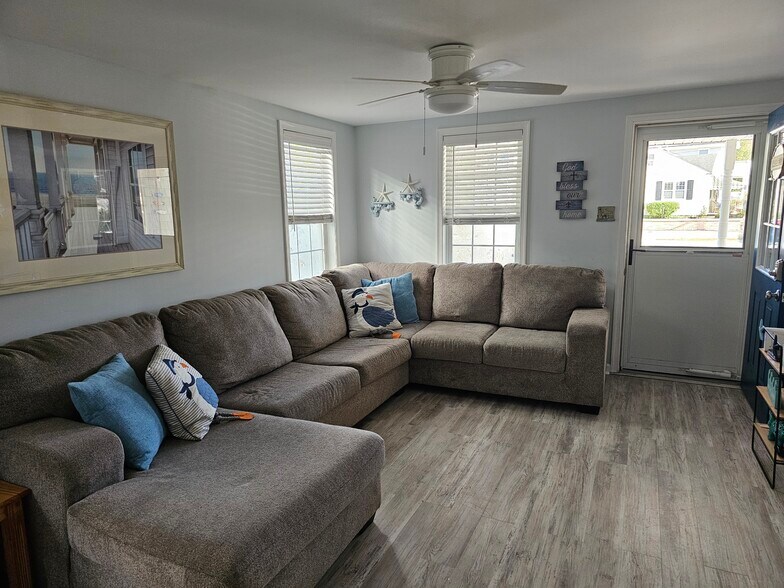 Building Photo - 52 Wesley Rd