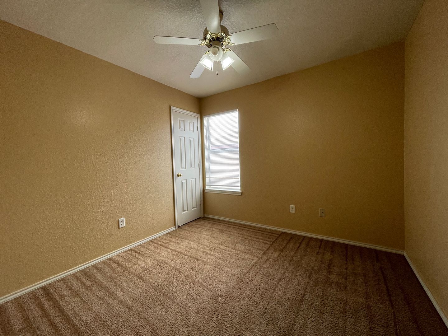 Building Photo - 3203 Toledo Dr