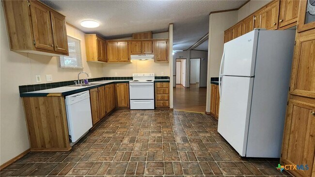 Building Photo - 572 Canal Ln