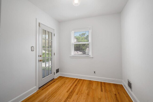 Building Photo - 82 Linden Ave
