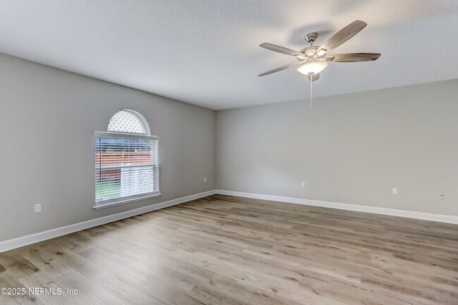 Building Photo - 172 King Arthur Ct
