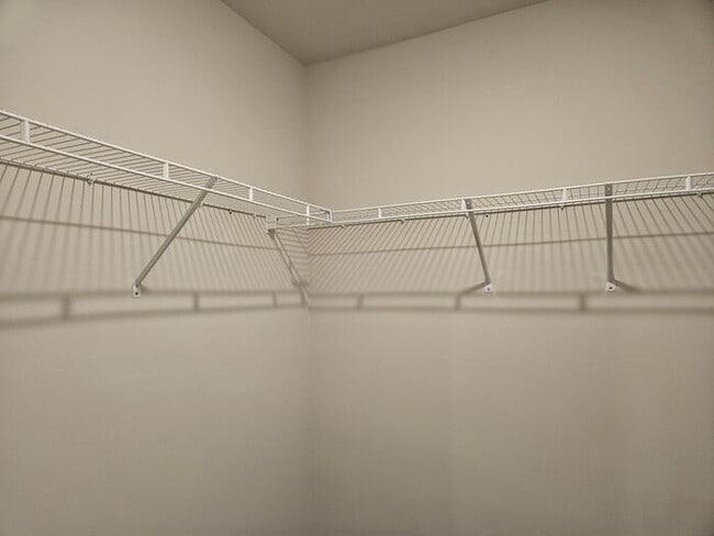 Building Photo - Taylor Hill