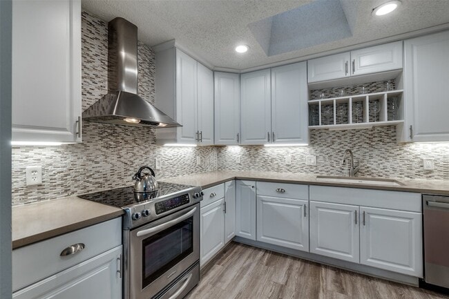 Building Photo - 9602 Baseline Dr