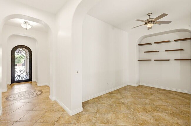 Building Photo - Encanterra Golf Community