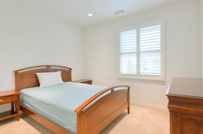 Building Photo - Gorgeous home in Irvine's most desirable Village of Stonegate