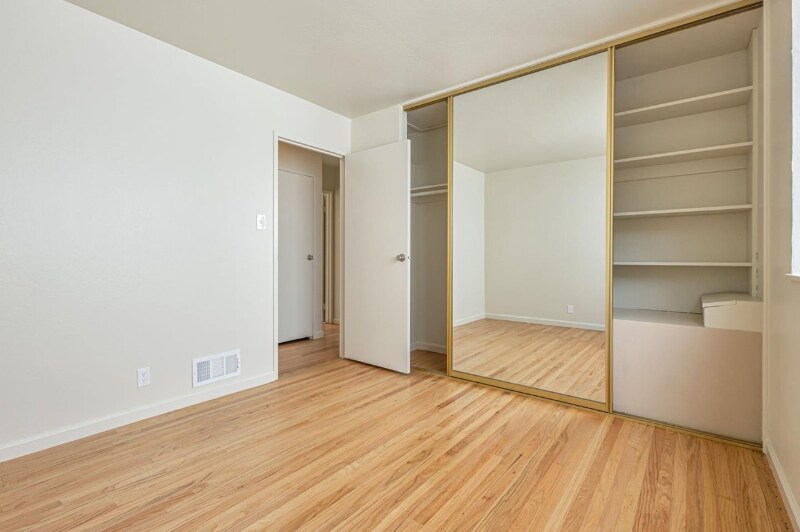 Building Photo - 157 Longview Dr