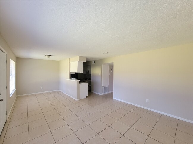 Building Photo - 3206 Lobit Dr